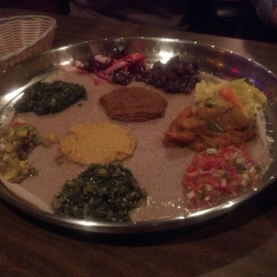 Photo taken at Ras Dashen Ethiopian Restaurant by Paul H. on 11/13/2012