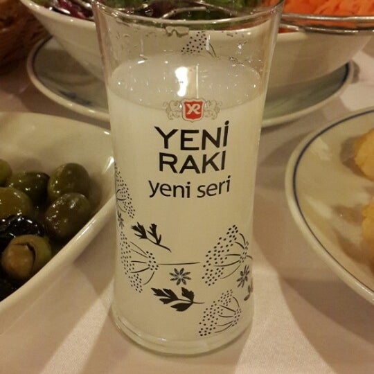 Снимок сделан в Koç Restaurant пользователем Münevver E. 2/28/2015