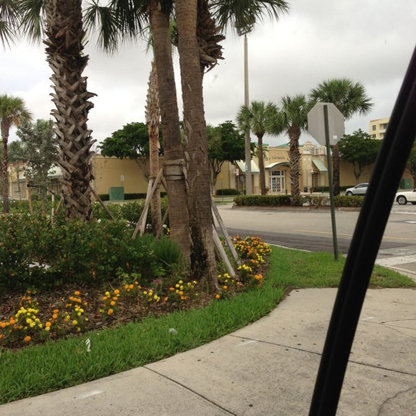 Barnes Noble Now Closed 18711 Biscayne Blvd