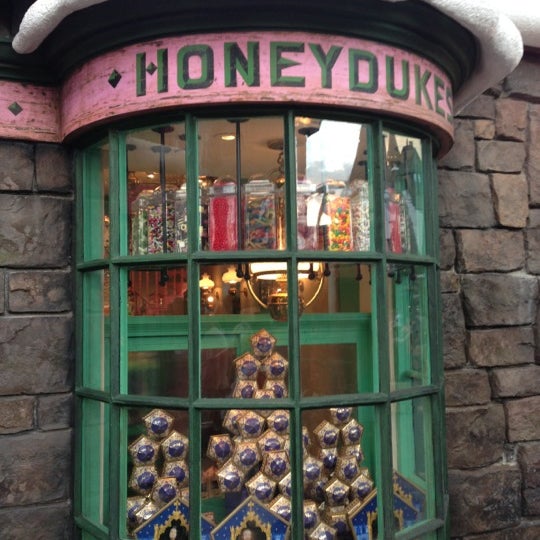 Honeydukes Candy Store