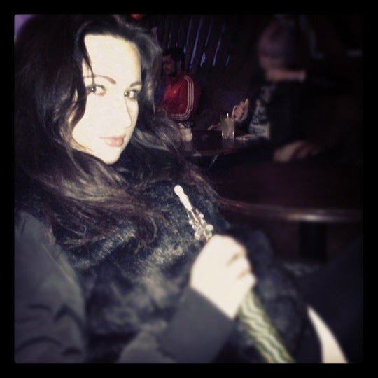 Photo prise au Temple Lounge par Dina D. le12/30/2012