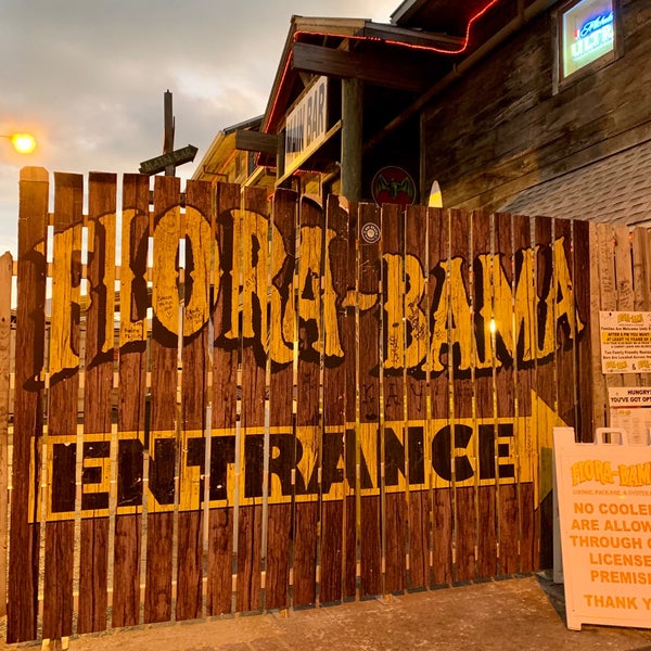 12/6/2019에 Samantha N.님이 Flora-Bama Lounge, Package, and Oyster Bar에서 찍은 사진