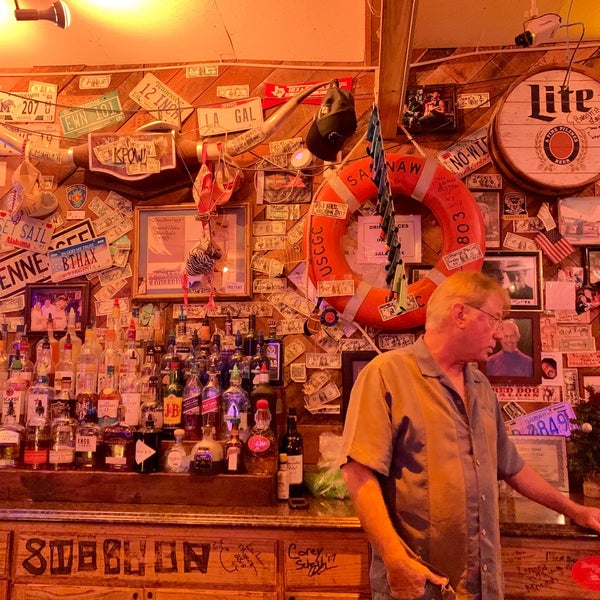 Foto tirada no(a) Flora-Bama Lounge, Package, and Oyster Bar por Samantha N. em 12/6/2019