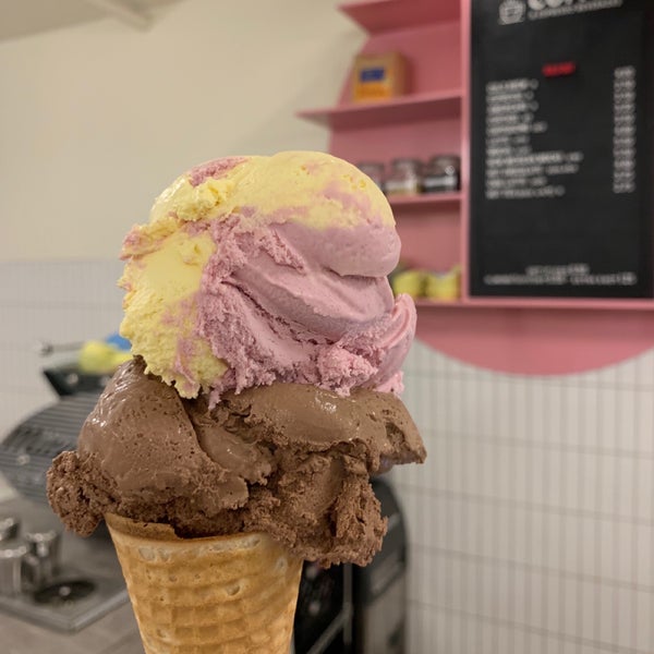 Photo taken at Van Leeuwen Artisan Ice Cream by BD on 6/10/2019