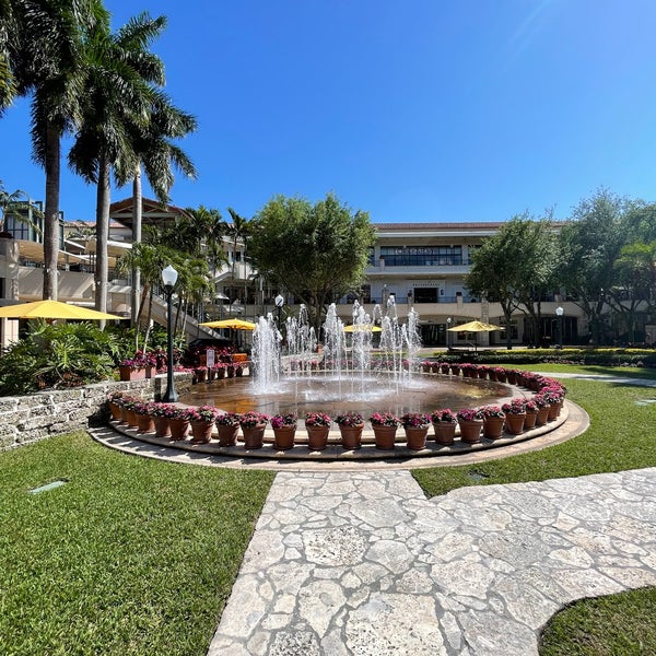 Photos at Shops at Merrick Park Shopping Mall in Coral Gables