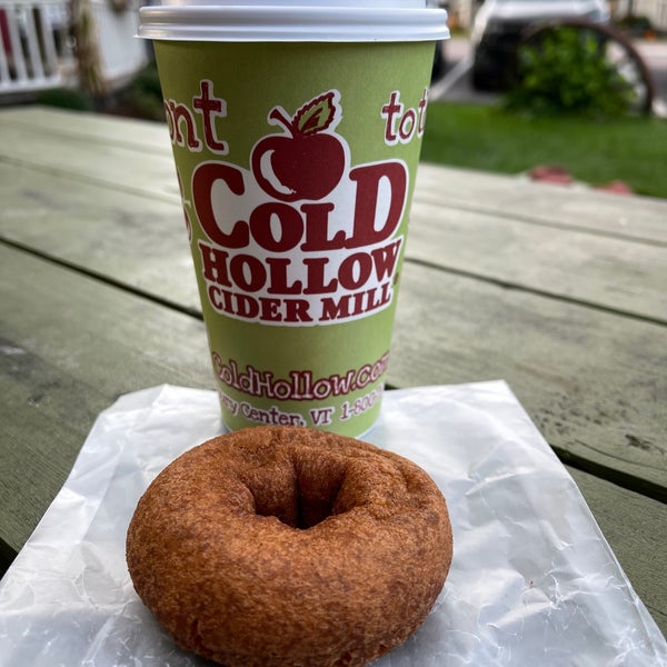 Photo taken at Cold Hollow Cider Mill by BD on 9/25/2021