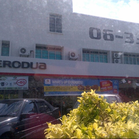 pusat servis perodua melaka  Bella Henderson