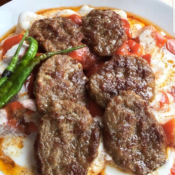 Photo taken at Dombili Köfte Yemek Kebab by UğuR G. on 5/8/2017