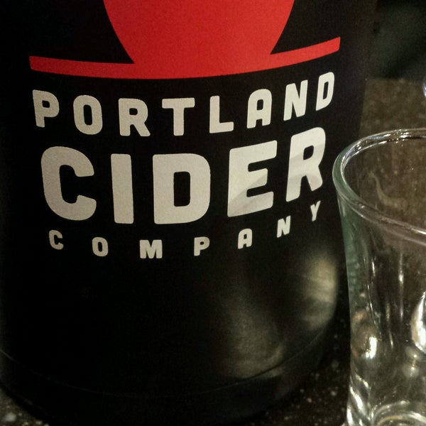 Photo taken at Portland Cider House by Samlee G. on 1/30/2017