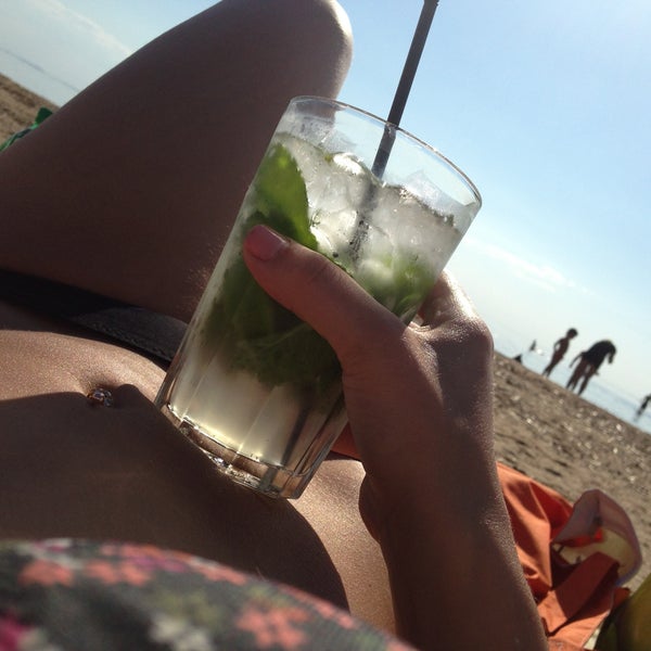 6/4/2013에 Lenochka B.님이 Ibiza Beach Bar에서 찍은 사진