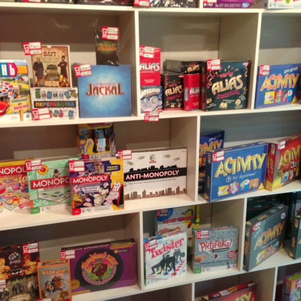 Знаем играем работа. Знаем играем работа. Знаем играем реклама. Магазин настолок на бауманской. Мосигра игры.