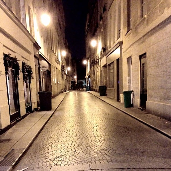 Rue SaintSauveur 4 tips from 300 visitors