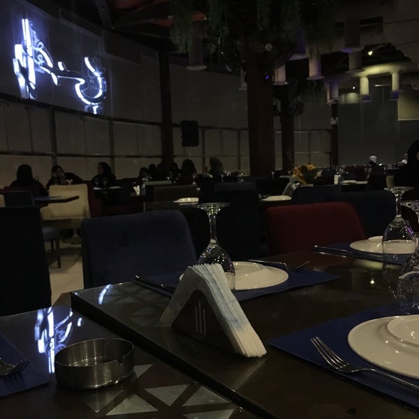 Das Foto wurde bei Assi restaurant von يَ am 6/5/2019 aufgenommen