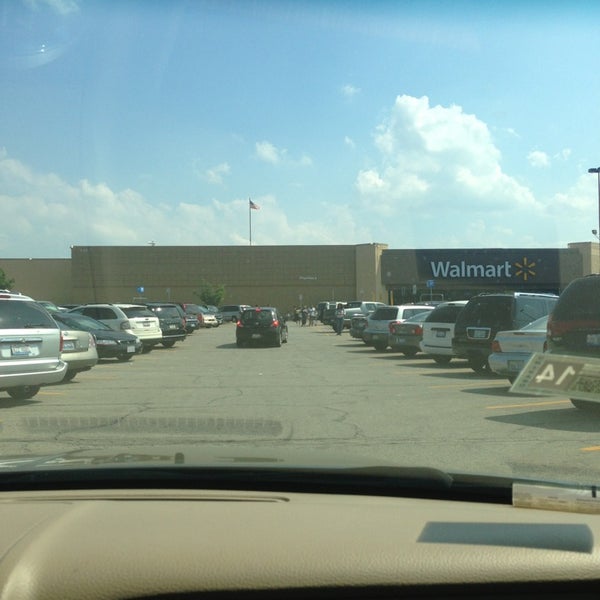 Walmart 137 W North Ave