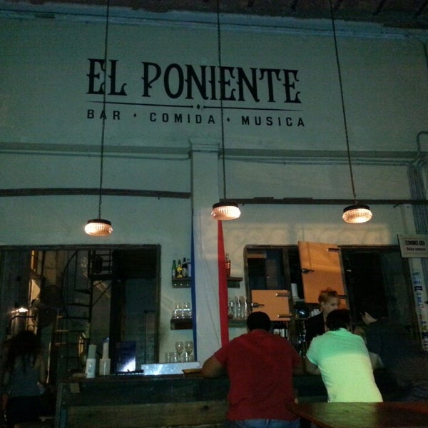 Foto diambil di El Poniente oleh Rodrigo S. pada 7/12/2013