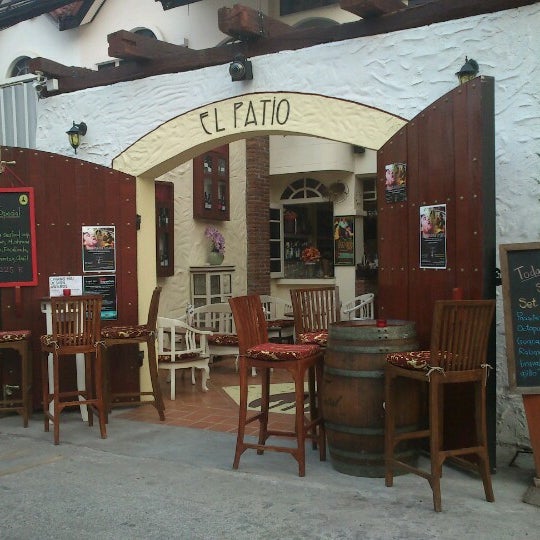 Снимок сделан в El Patio Wine &amp; Pintxos Bar пользователем Marta M. 4/3/2013