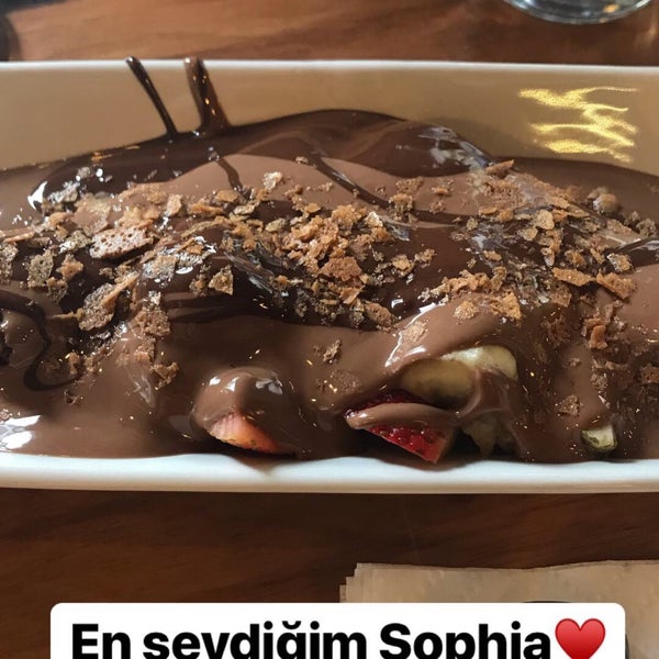 Foto tirada no(a) BaDe Chocolatier Cafe Moda por Hüma Ç. em 11/13/2018
