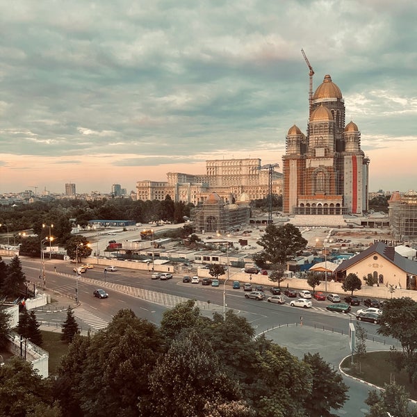 Das Foto wurde bei JW Marriott Bucharest Grand Hotel von H.S am 7/8/2021 aufgenommen
