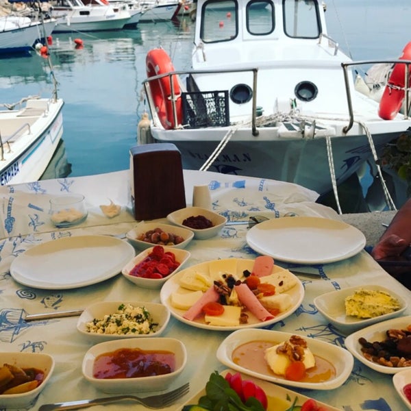 Photo taken at Rıhtım Restaurant by Tuğçe G. on 4/30/2017