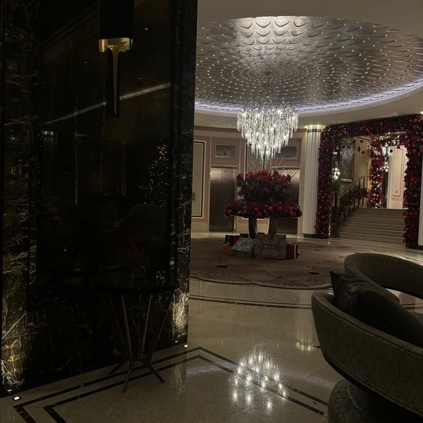 Foto tomada en The Biltmore Mayfair, LXR Hotels &amp; Resorts  por . el 12/17/2023