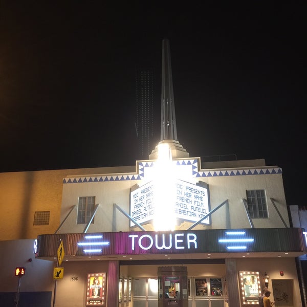 Foto tirada no(a) Tower Theater por Urs K. em 1/18/2017