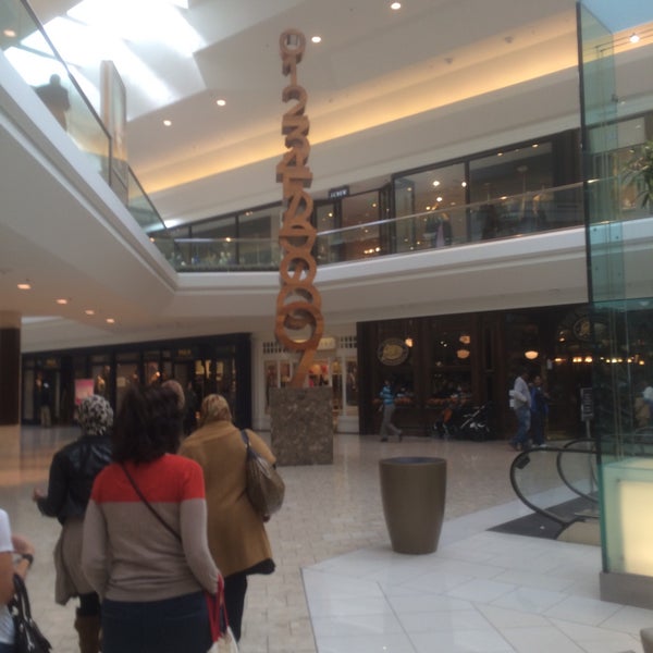 Photo taken at The Mall at Short Hills by Urs K. on 10/23/2015