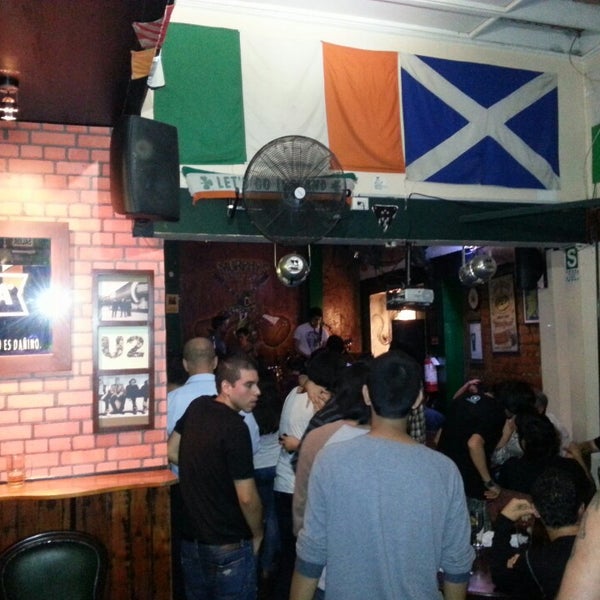 Photo taken at Murphy&#39;s Irish Pub by Ricardo D. on 4/11/2014