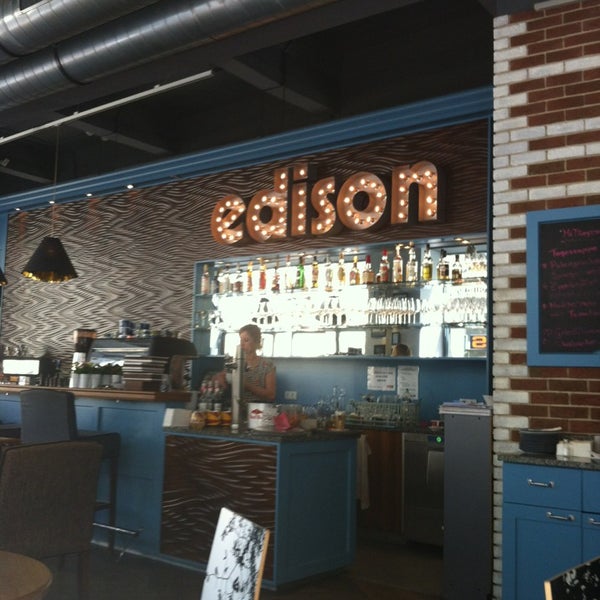 Photo taken at Edison by Neri💕 no DM❌⛔️❌ on 5/22/2013