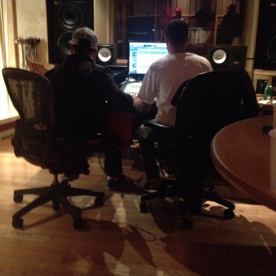 Das Foto wurde bei Quad Recording Studios von Kvan S. am 1/17/2014 aufgenommen