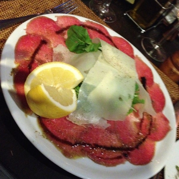 รูปภาพถ่ายที่ Carpaccio ristorante italiano โดย F_ I. เมื่อ 6/18/2013