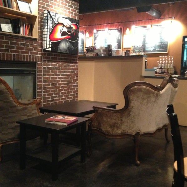 2/7/2013 tarihinde Anna S.ziyaretçi tarafından Cafe Milo'de çekilen fotoğraf