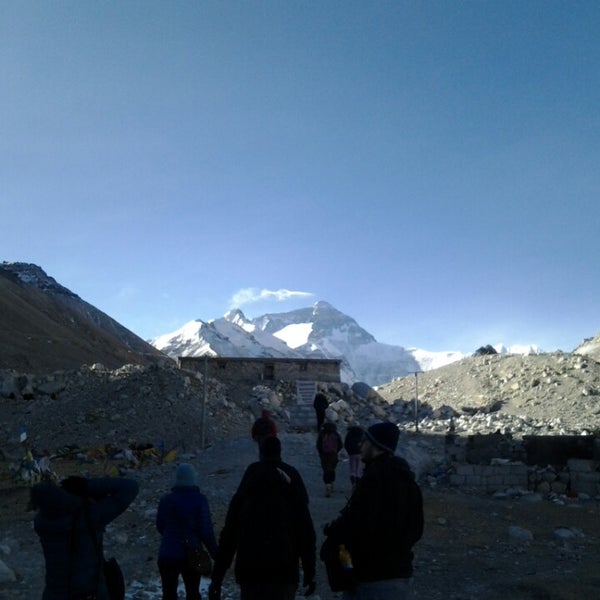 Foto tirada no(a) Mount Everest | Sagarmāthā | सगरमाथा | ཇོ་མོ་གླང་མ | 珠穆朗玛峰 por Kavita A. em 4/20/2014