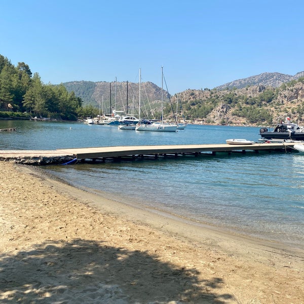 Das Foto wurde bei Martı Marina &amp; Yacht Club von 💕👸Tuana Jasmin👸💕 am 7/14/2021 aufgenommen