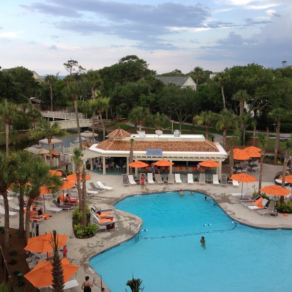 รูปภาพถ่ายที่ Sonesta Resort Hilton Head Island โดย Scott W. เมื่อ 6/19/2013