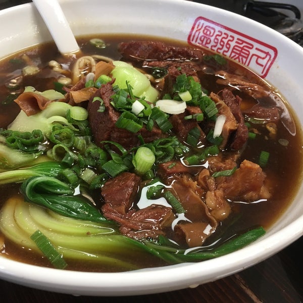 Das Foto wurde bei Wenzhou Fish, Noodles &amp; More von Annie N. am 10/27/2016 aufgenommen