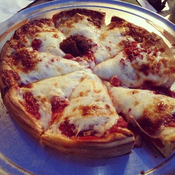 Foto tirada no(a) Asaggio Pizza Pasta Plus por Annie N. em 3/9/2014