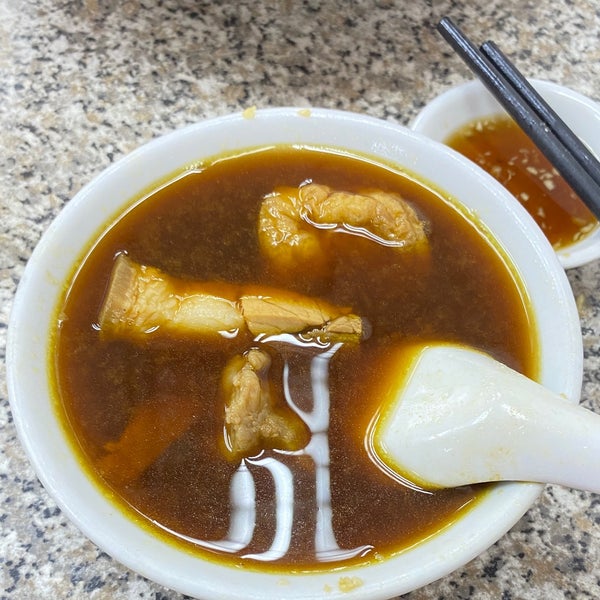 Das Foto wurde bei Fatty Bak Kut Teh &amp; Steamed Fish Head von Manne Chen® am 12/15/2021 aufgenommen