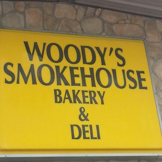 Foto diambil di Woody&#39;s Smokehouse Inc. oleh Da-vid P. pada 12/30/2012