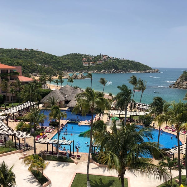 Photo taken at Barceló Huatulco Beach Resort by Alejandro М. on 7/15/2018