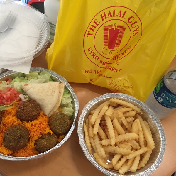 Photo taken at The Halal Guys by Veena S. on 9/11/2016