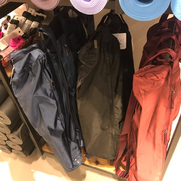 Lululemon Athletica Clothing Store In Zuerich 