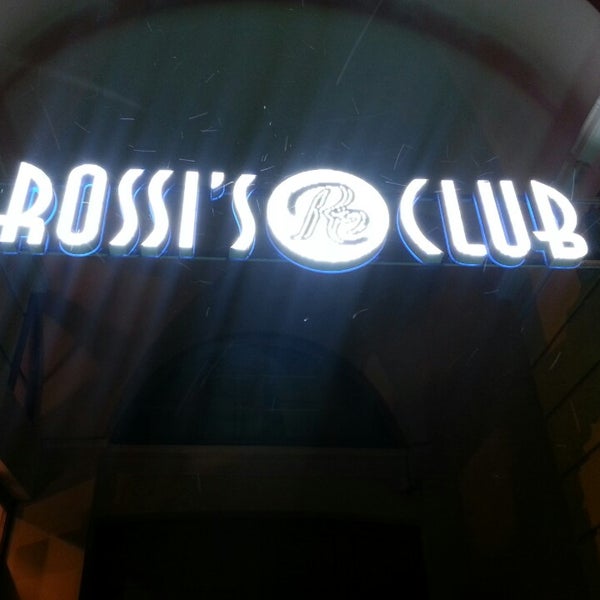 Foto diambil di Rossi&#39;s Club oleh ▪️ ᖴᗩᖶıᕼ ▪️ pada 3/6/2013