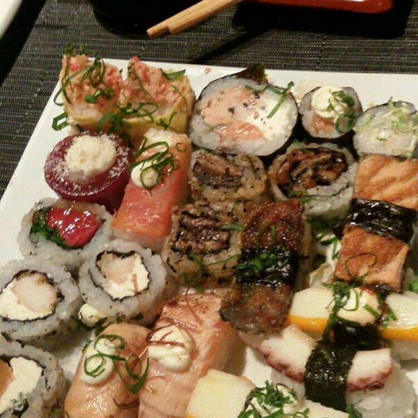 Foto tomada en Bentô Sushi Lounge  por Adriano C. el 2/22/2017
