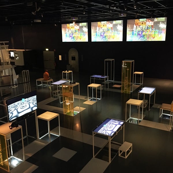 5/24/2018에 Liftildapeak W.님이 Ars Electronica Center에서 찍은 사진