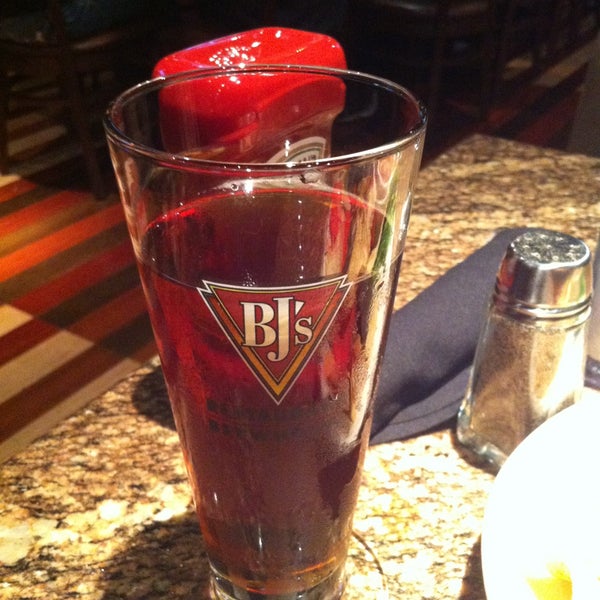 Photo taken at BJ&#39;s Restaurant &amp; Brewhouse by Brian C. on 4/14/2013