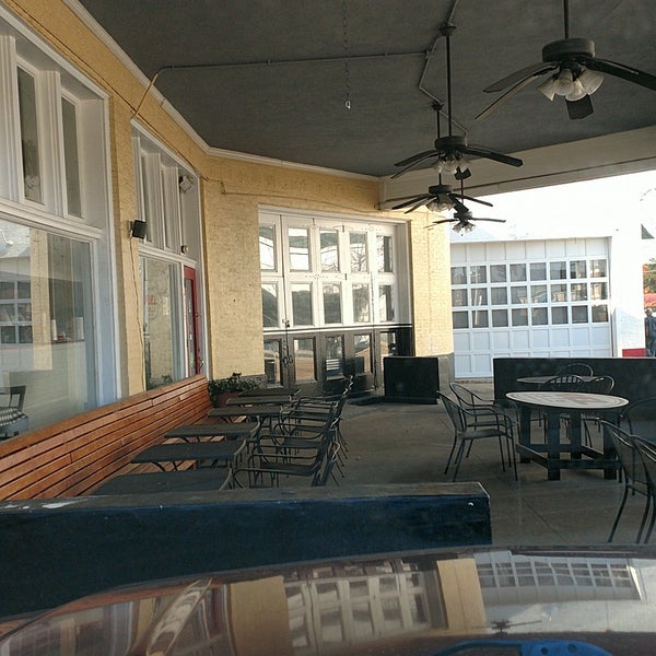 Fuel Cafe American Restaurant in Memphis