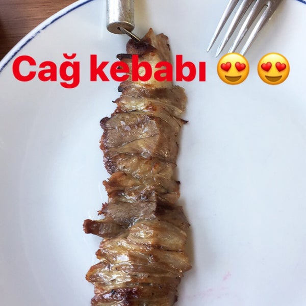 Das Foto wurde bei Kebap Diyarı Restaurant von Baran 👑🌟🌟🌟🌟👑 K. am 7/15/2017 aufgenommen