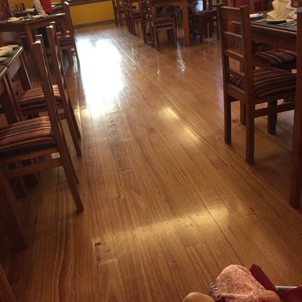 2/20/2015 tarihinde Lorna V.ziyaretçi tarafından Restaurant Olan'de çekilen fotoğraf