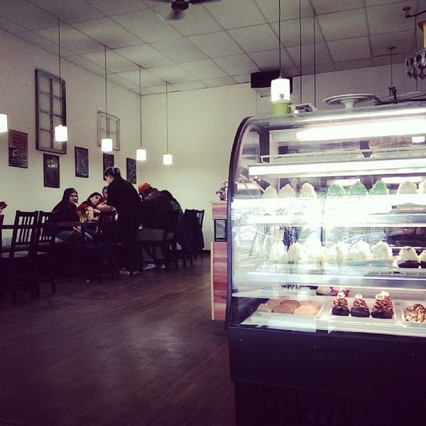 Above and beyond cupcakes (Now Closed) Bakery