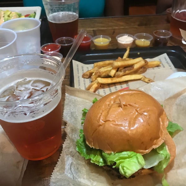 Photo taken at New York Burger Co. by Smiley🙂 on 5/7/2018